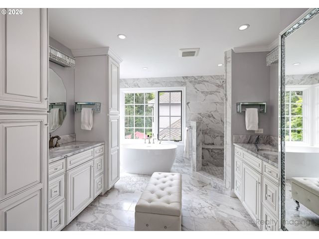 7720 Sw VILLAGE GREENS Cir, Wilsonville, OR 97070