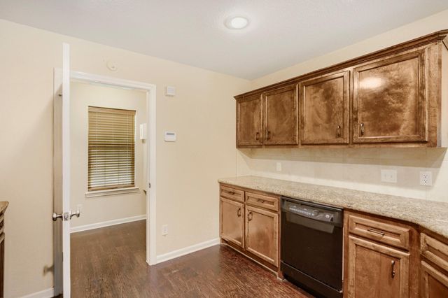 336 Wild Oak Drive, Huffman, TX 77336