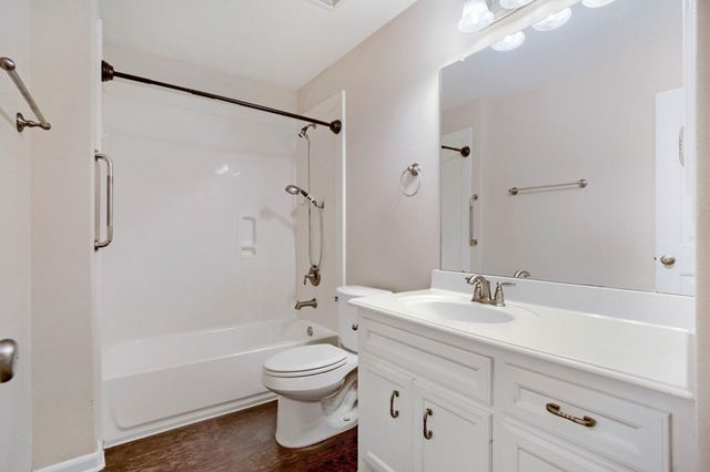336 Wild Oak Drive, Huffman, TX 77336