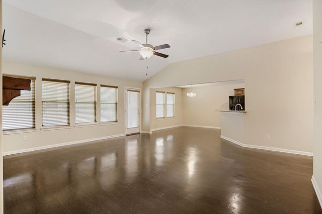 336 Wild Oak Drive, Huffman, TX 77336