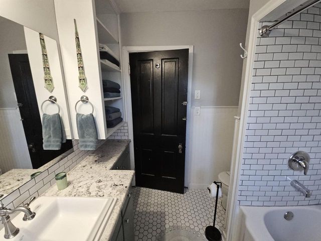 322 E Court Street, Viroqua, WI 54665