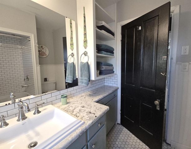 322 E Court Street, Viroqua, WI 54665