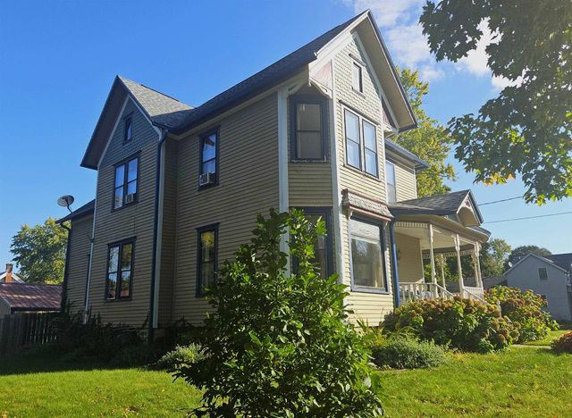 322 E Court Street, Viroqua, WI 54665