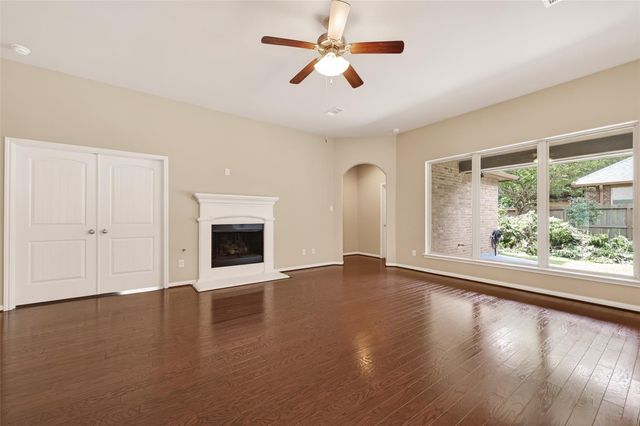 111 Pheasant Run Drive, Conroe, TX 77384