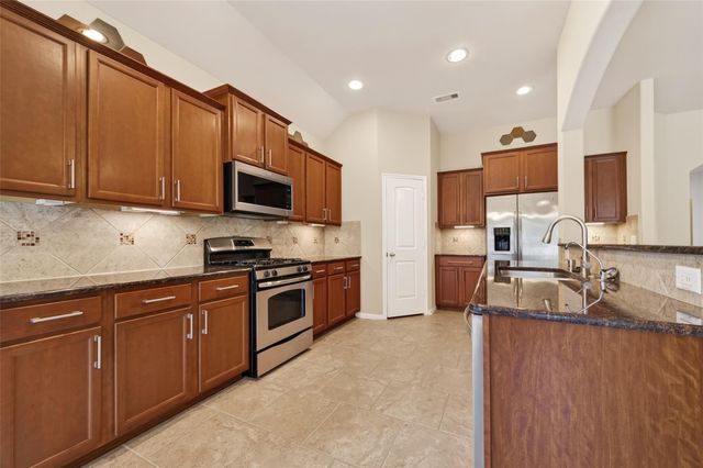 111 Pheasant Run Drive, Conroe, TX 77384