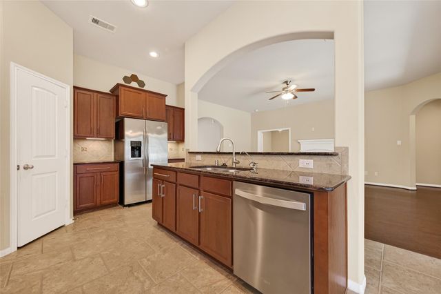 111 Pheasant Run Drive, Conroe, TX 77384