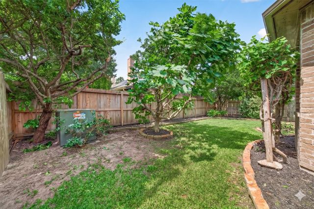 111 Pheasant Run Drive, Conroe, TX 77384