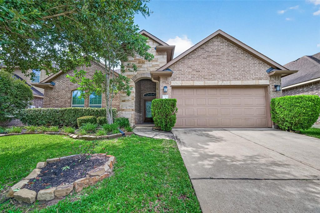 111 Pheasant Run Drive, Conroe, TX 77384