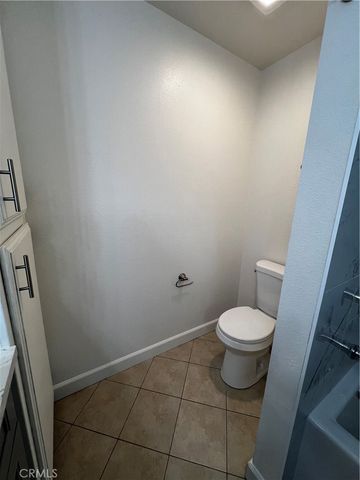 9979 5th Avenue, Hesperia, CA 92345