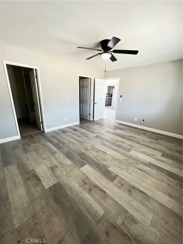 9979 5th Avenue, Hesperia, CA 92345