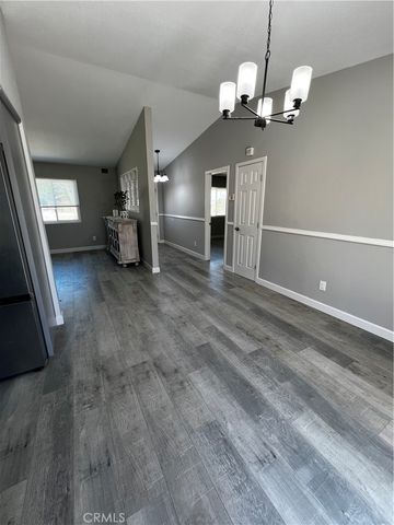 9979 5th Avenue, Hesperia, CA 92345