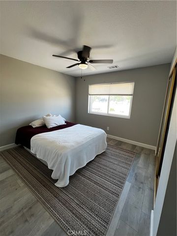 9979 5th Avenue, Hesperia, CA 92345