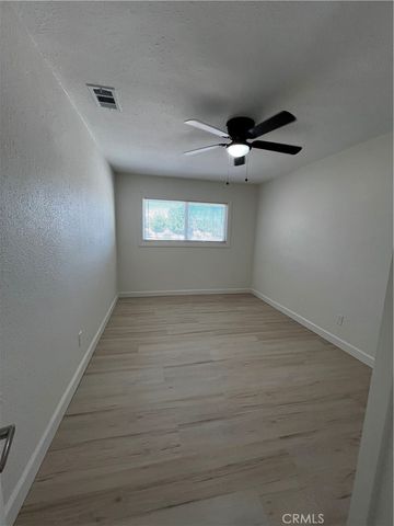 9979 5th Avenue, Hesperia, CA 92345