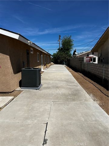 9979 5th Avenue, Hesperia, CA 92345