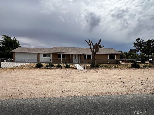 9979 5th Avenue, Hesperia, CA 92345