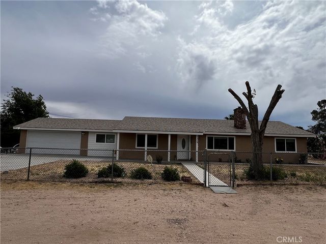 9979 5th Avenue, Hesperia, CA 92345