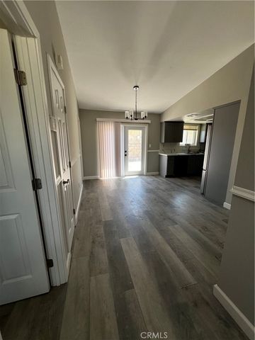 9979 5th Avenue, Hesperia, CA 92345