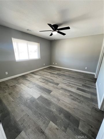 9979 5th Avenue, Hesperia, CA 92345