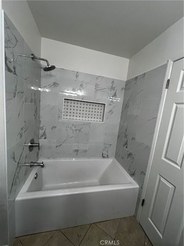 9979 5th Avenue, Hesperia, CA 92345