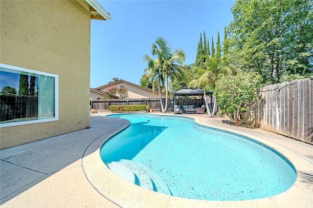1901 Celeste, Fullerton, CA 92833