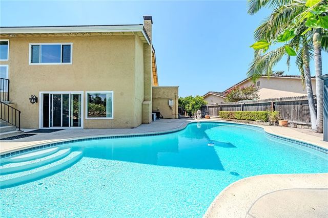1901 Celeste, Fullerton, CA 92833