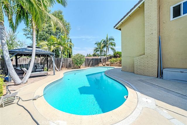 1901 Celeste, Fullerton, CA 92833