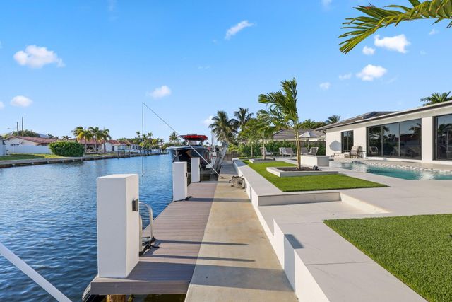 5641 Bayview Drive, Fort Lauderdale, FL 33308