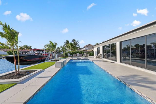 5641 Bayview Drive, Fort Lauderdale, FL 33308