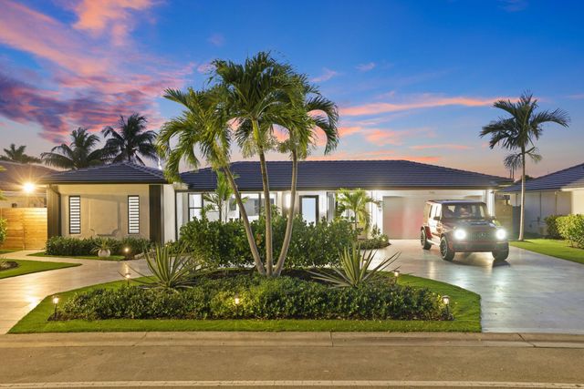 5641 Bayview Drive, Fort Lauderdale, FL 33308