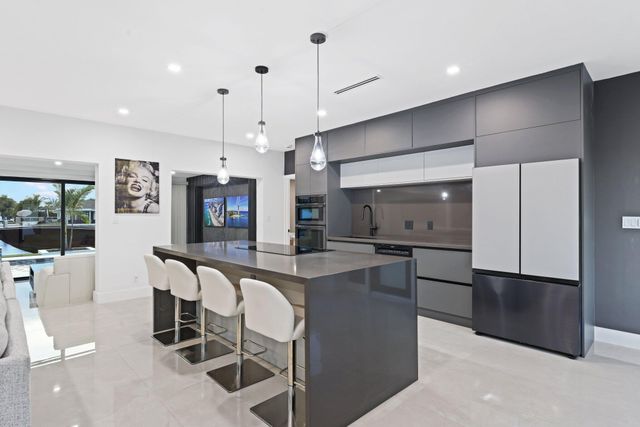 5641 Bayview Drive, Fort Lauderdale, FL 33308