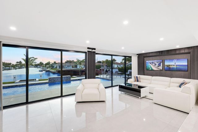 5641 Bayview Drive, Fort Lauderdale, FL 33308