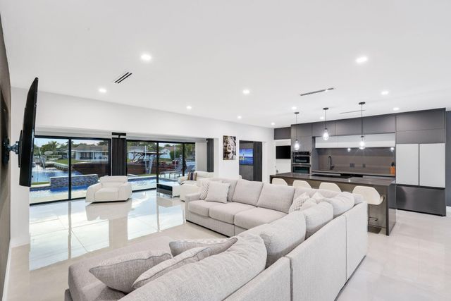 5641 Bayview Drive, Fort Lauderdale, FL 33308