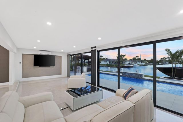 5641 Bayview Drive, Fort Lauderdale, FL 33308