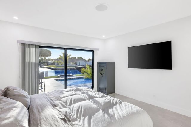 5641 Bayview Drive, Fort Lauderdale, FL 33308