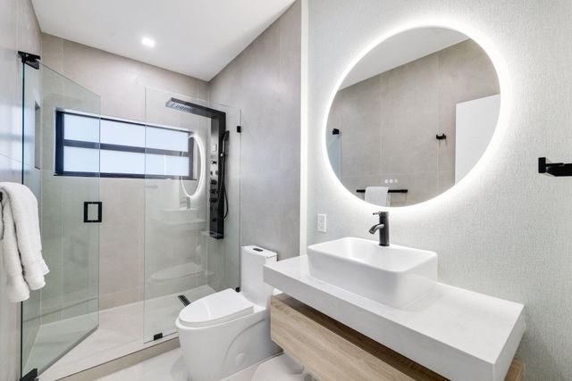 5641 Bayview Drive, Fort Lauderdale, FL 33308