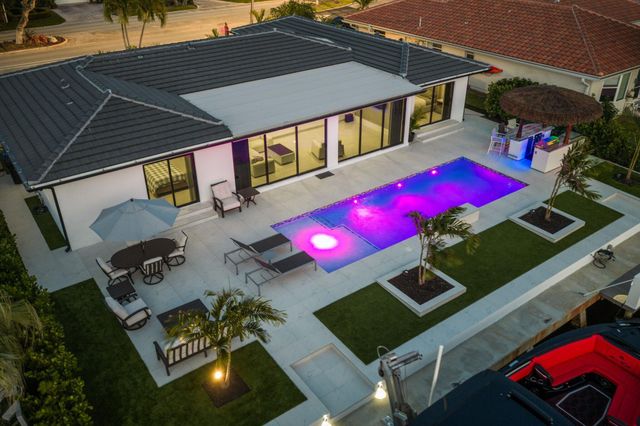 5641 Bayview Drive, Fort Lauderdale, FL 33308