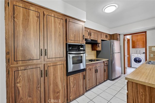 2195 Spencer Avenue, Pomona, CA 91767