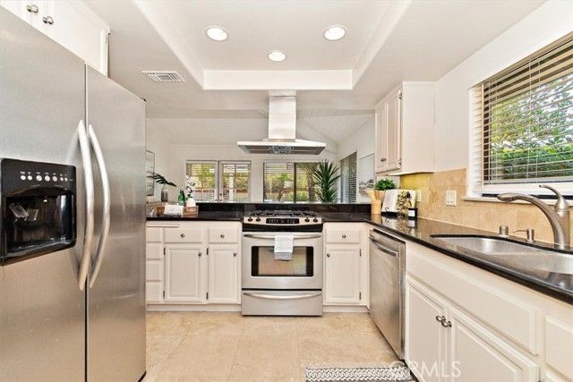 23 Fairway Drive, Manhattan Beach, CA 90266