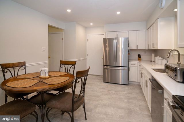 27 WOODHAVEN WAY, Sicklerville, NJ 08081