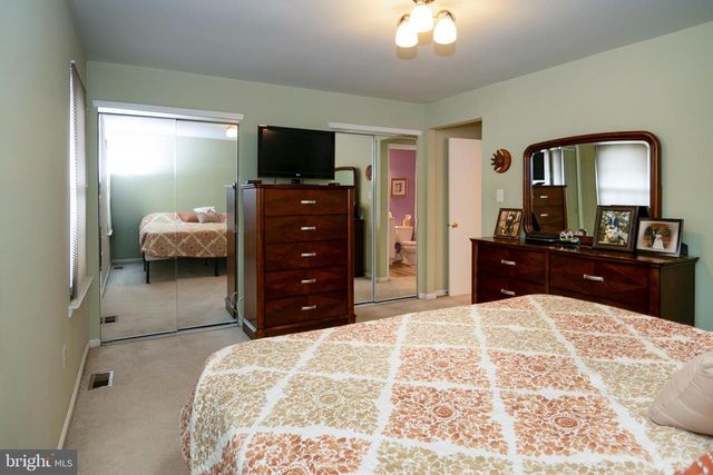 27 WOODHAVEN WAY, Sicklerville, NJ 08081