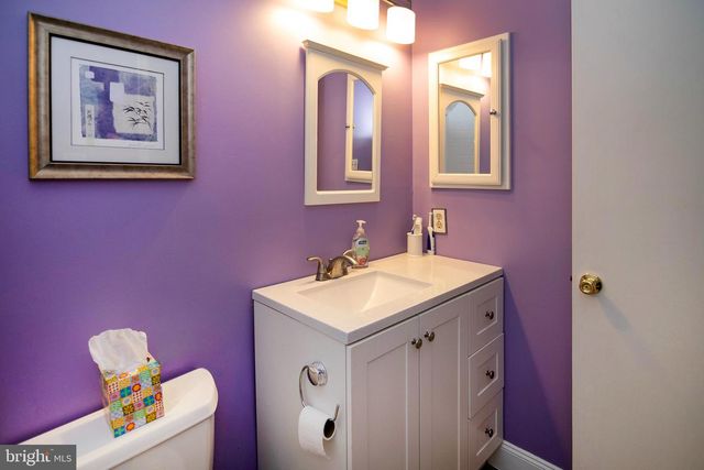 27 WOODHAVEN WAY, Sicklerville, NJ 08081