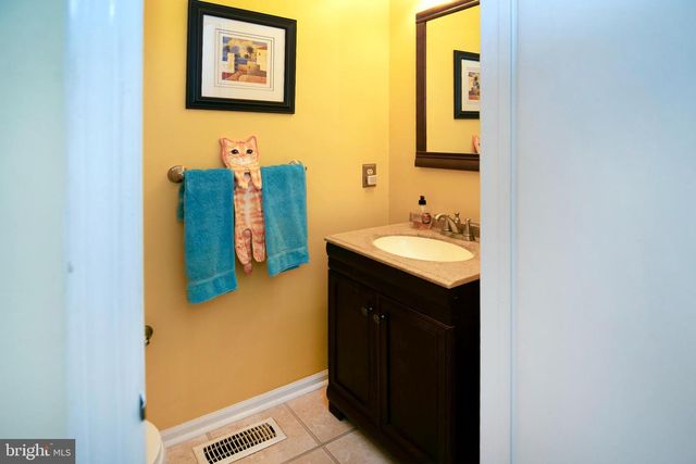 27 WOODHAVEN WAY, Sicklerville, NJ 08081