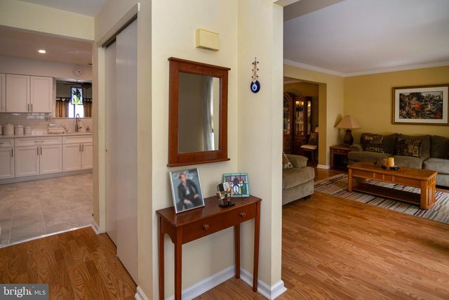 27 WOODHAVEN WAY, Sicklerville, NJ 08081