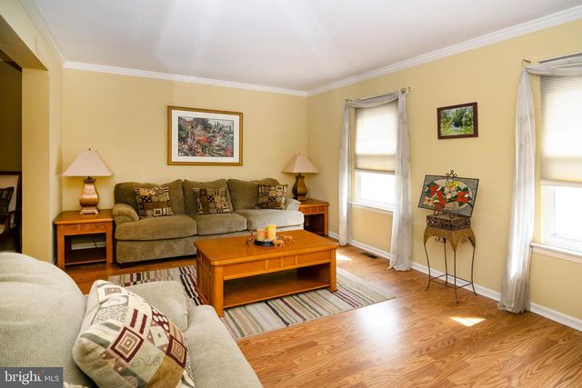 27 WOODHAVEN WAY, Sicklerville, NJ 08081