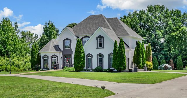 865 Butts Dr, Clarksville, TN 37042