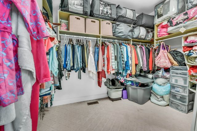 865 Butts Dr, Clarksville, TN 37042