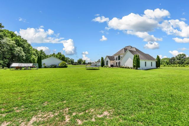 865 Butts Dr, Clarksville, TN 37042