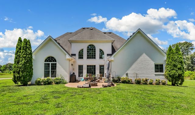 865 Butts Dr, Clarksville, TN 37042