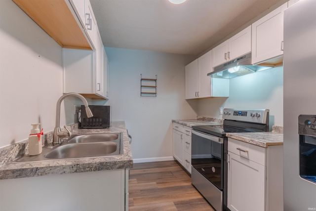 3014 Sweetser Avenue, Evansville, IN 47714