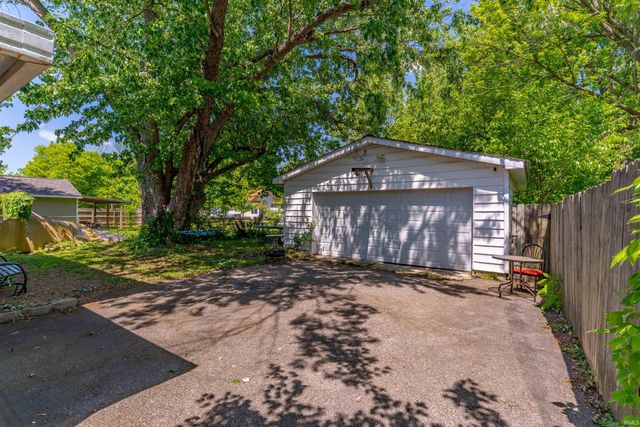 3014 Sweetser Avenue, Evansville, IN 47714